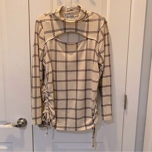 Inner Circle cream and black Long sleeve mock turtle neck with cutout XL